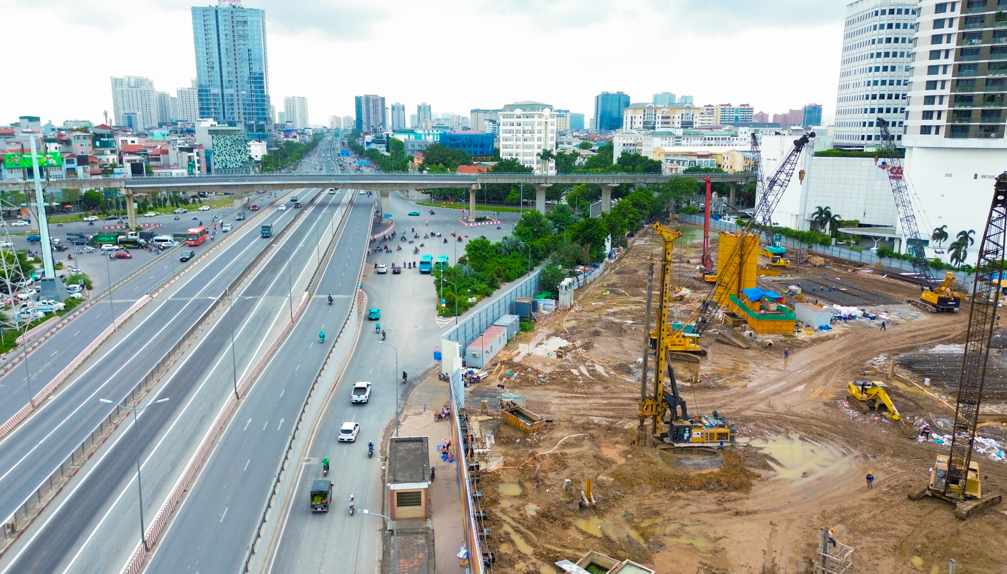 Quá nhanh: Khu đất 3 mặt tiền ở Hà Nội bỏ hoang nhiều năm lập tức thành đại công trường khi sang tay Sun Group - Ảnh 11