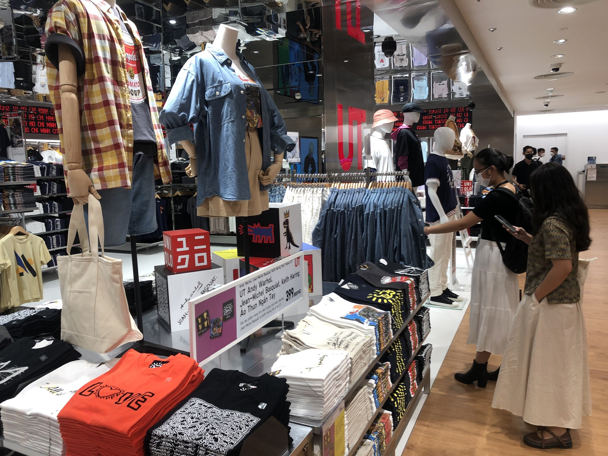 Start-up thời trang Việt lặng lẽ rời đường đua - Ảnh 1