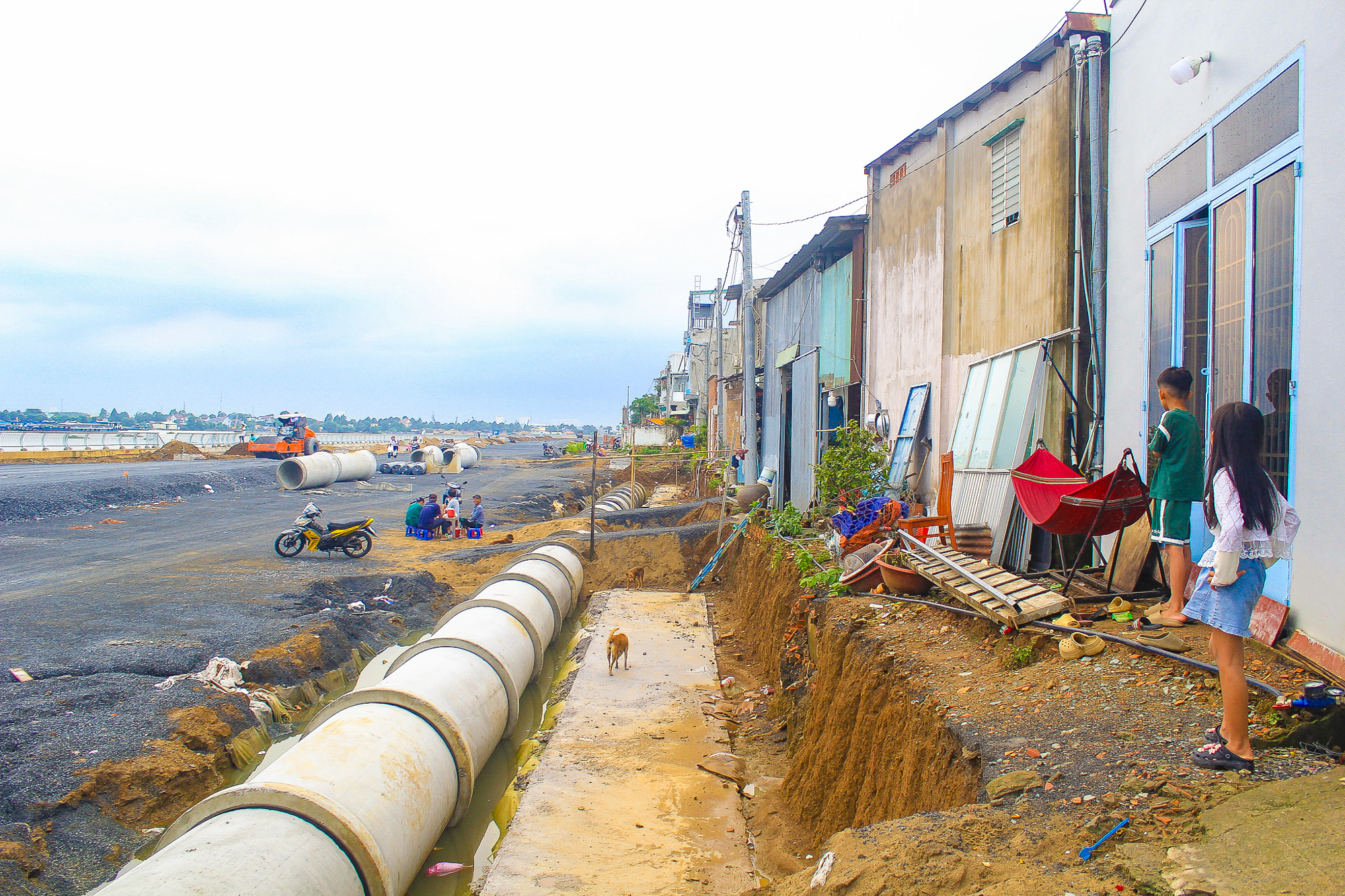 Ngắm đường ven sông trị giá gần 2.000 tỷ sắp thông xe: Cách TP.HCM một cây cầu, đẩy giá đất lên đến 200 triệu đồng/m2 - Ảnh 13