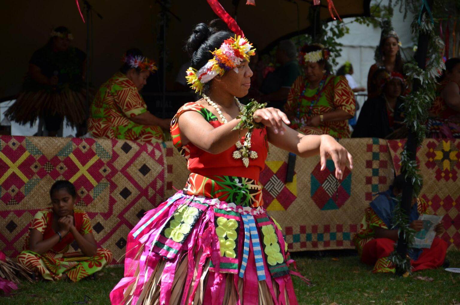 Bi kịch: Quốc đảo Tuvalu sắp bị nhấn chìm, 80% dân số đăng ký di cư khẩn cấp sang Úc! - Ảnh 2