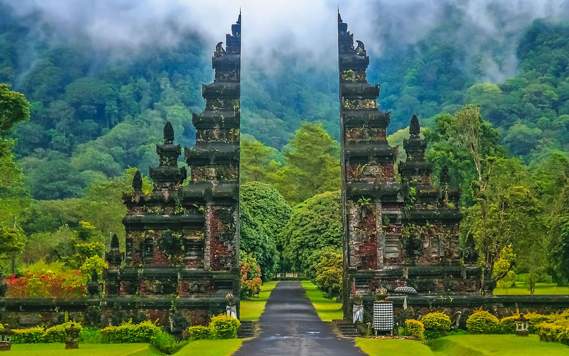 Doanh thu vận tải quốc tế chiếm 60%, Vietnam Airlines tăng tốc mở các đường bay "nhanh chưa từng có" - Ảnh 1