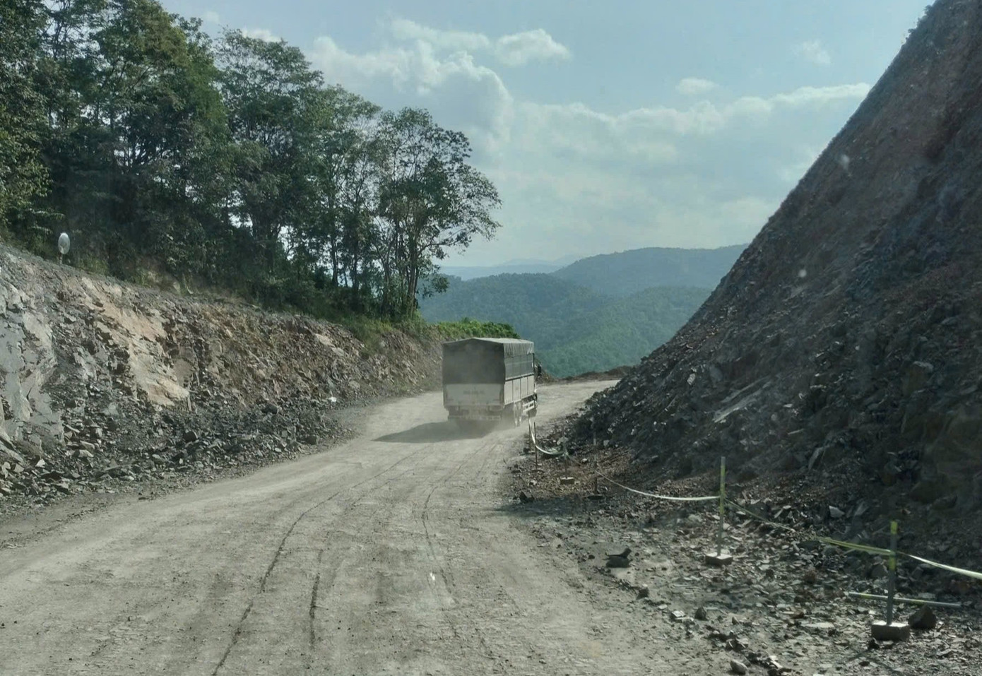 Cung đường ngắn nhất kết nối Phan Thiết - Đà Lạt đang thi công tới đâu? - Ảnh 1