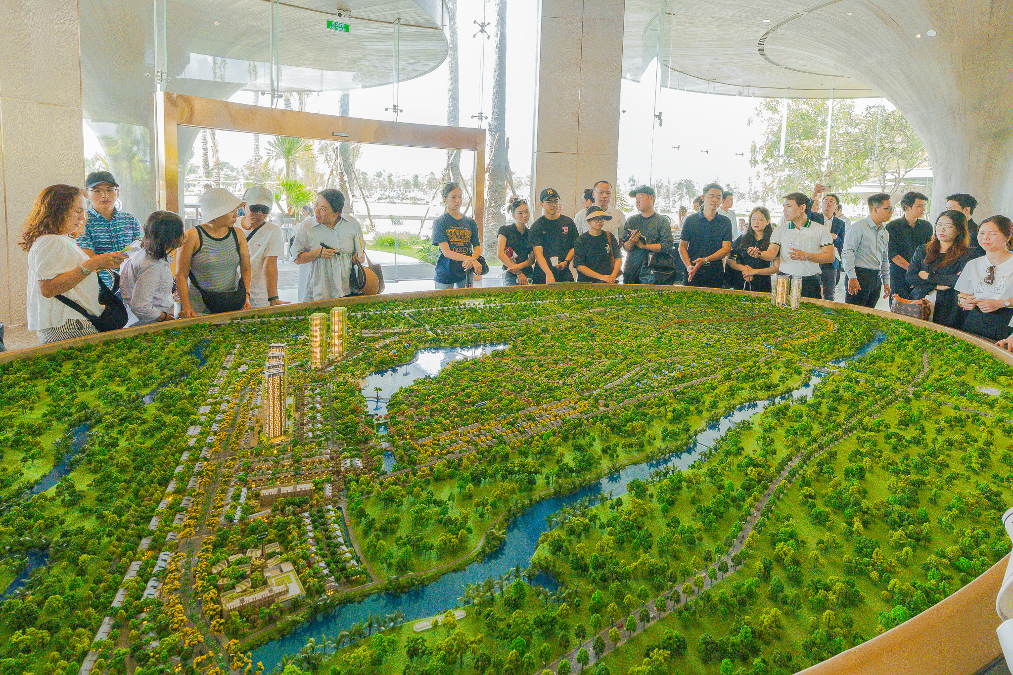 Toàn cảnh dự án nhận 1.200 booking sau 2 ngày, đất xung quanh “ăn theo” tăng giá gấp 2,5 lần trong vài tháng - Ảnh 2