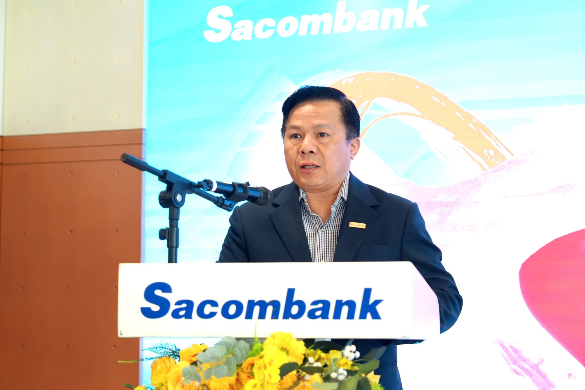 Sacombank tiếp nối hành trình "Chia sẻ từ trái tim" 2025 - Ảnh 2