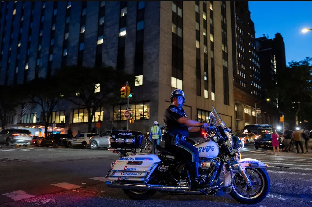 Nóng: Một giám đốc cấp cao vừa bị bắn chết ngay tại trụ sở quỹ tài sản lớn bậc nhất thế giới - Ảnh 7