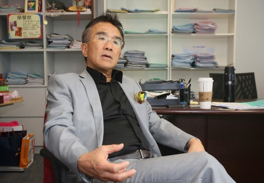 ‘Nghèo là do lười biếng’: Vị tỷ phú trâm anh thế phiệt tự tin tuyên bố để rồi nhận cái kết bất ngờ khi thử sống 2 ngày với 167 nghìn đồng trong túi - Ảnh 2