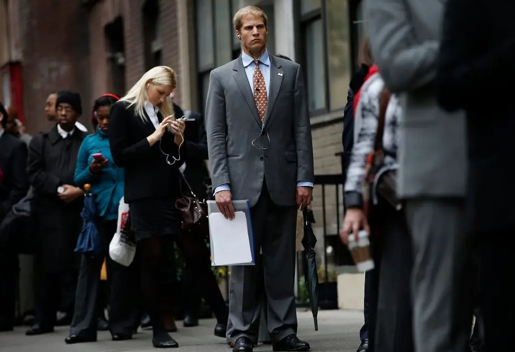 Hơn 50% trong gần 400 ngành kinh tế sa thải lao động: Chuyện gì đang diễn ra với nền kinh tế số 1 thế giới? - Ảnh 2