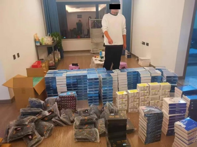 Triệt phá đường dây bán cà phê cực độc hại, bắt giữ 36 nghi phạm: Hơn 90.000 đơn hàng đã bán ra - Ảnh 1