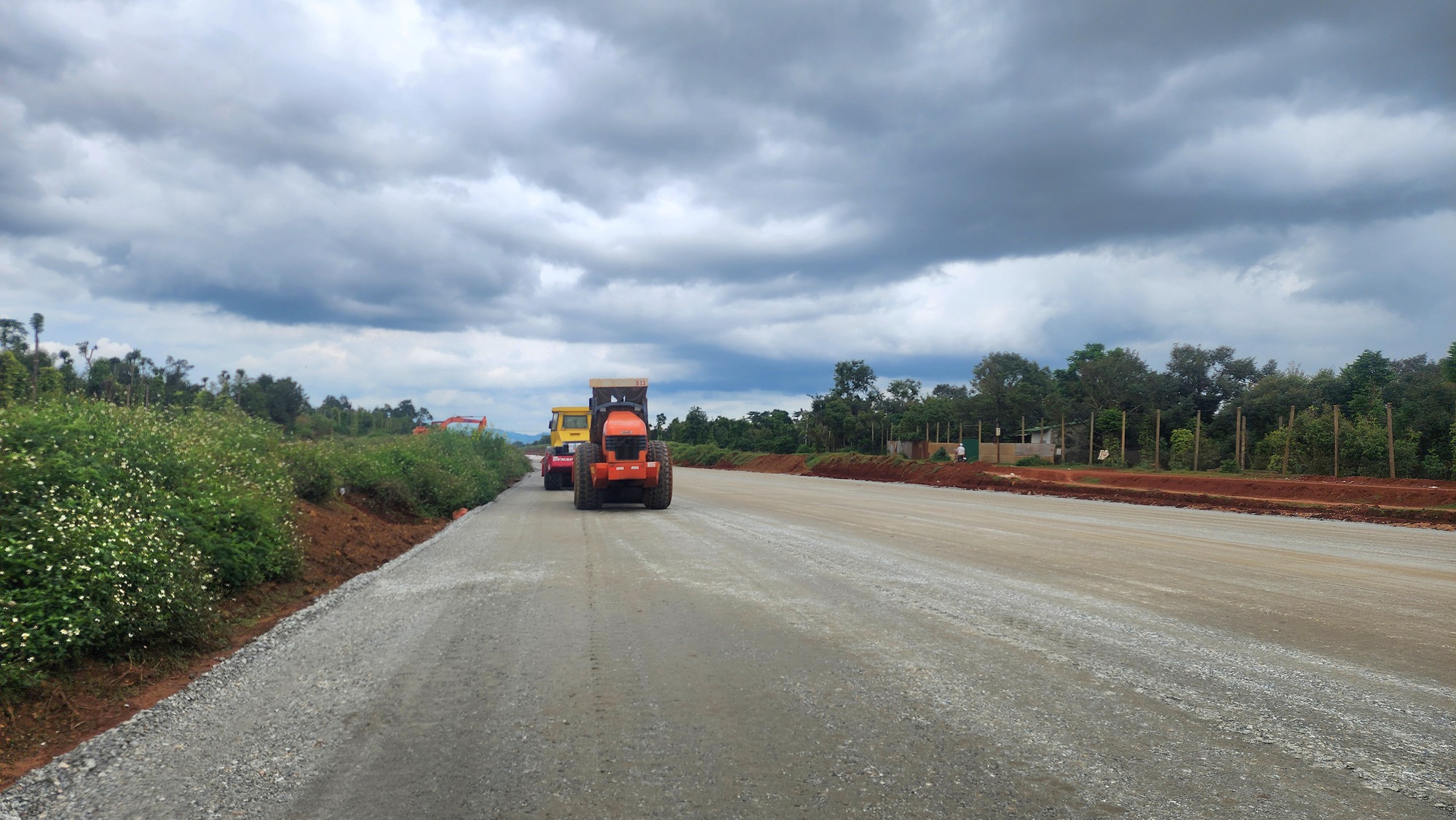 Sốt ruột các dự án chậm tiến độ, 1 phó chủ tịch UBND tỉnh dành thứ 7, chủ nhật đi khảo sát - Ảnh 2