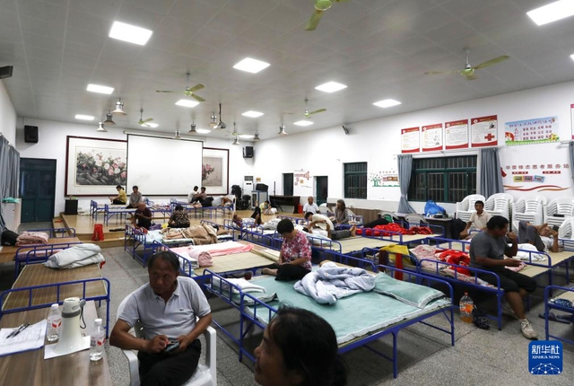 Cận cảnh bão Cỏ May quần thảo Trung Quốc: Nước dâng cao "nuốt chửng" Bến Thượng Hải, 280.000 người sơ tán - Ảnh 3