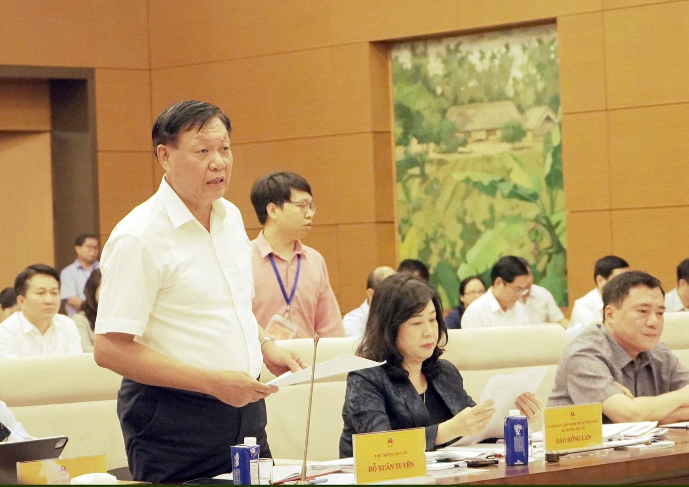 Thứ trưởng Bộ Y tế: Vụ kẹo Kera 'kiểm nghiệm rất vất vả và tốn kém' - Ảnh 1