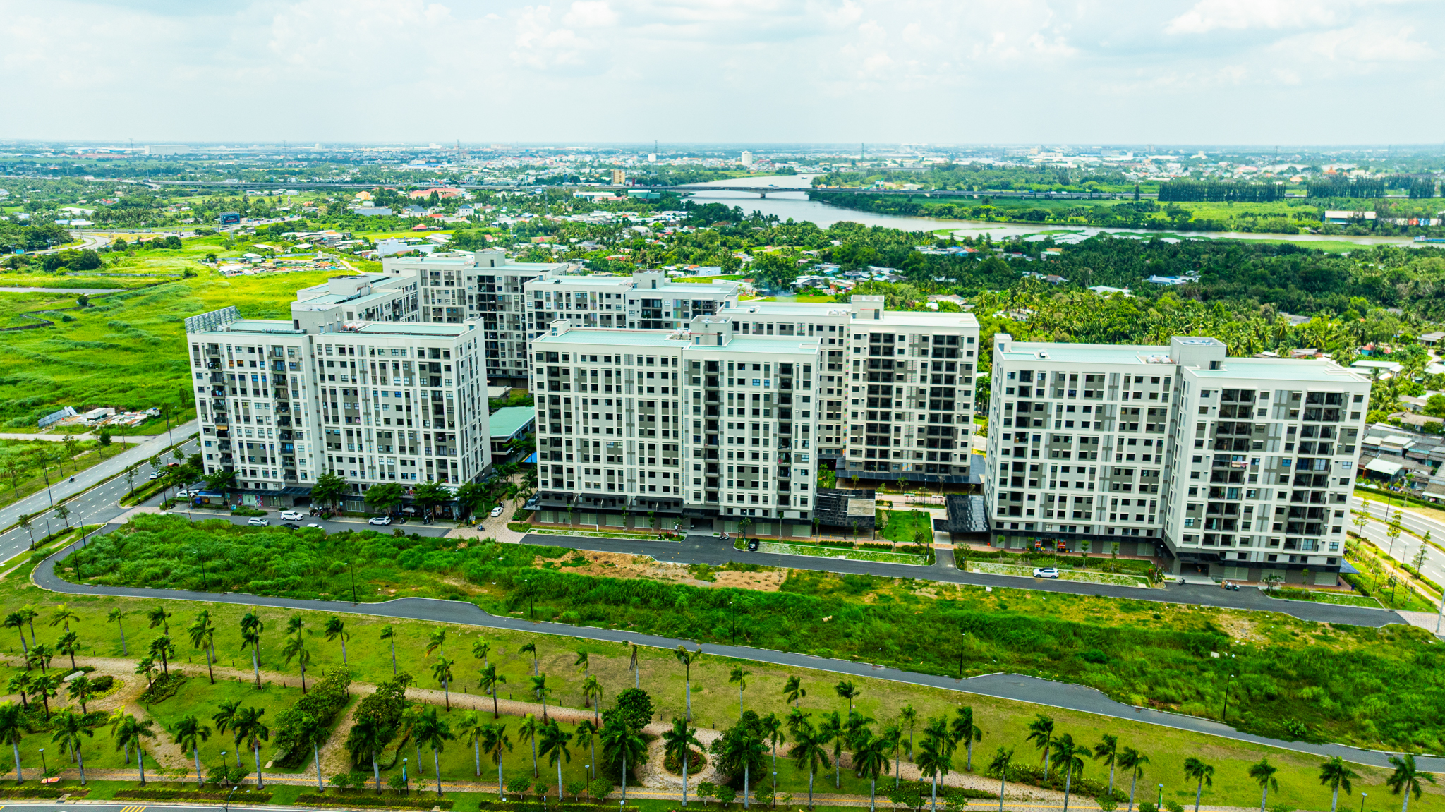 Toàn cảnh đại đô thị lớn nhất của Nam Long: 3 mặt giáp sông, tiện ích đầy đủ nhưng vắng người ở - Ảnh 3