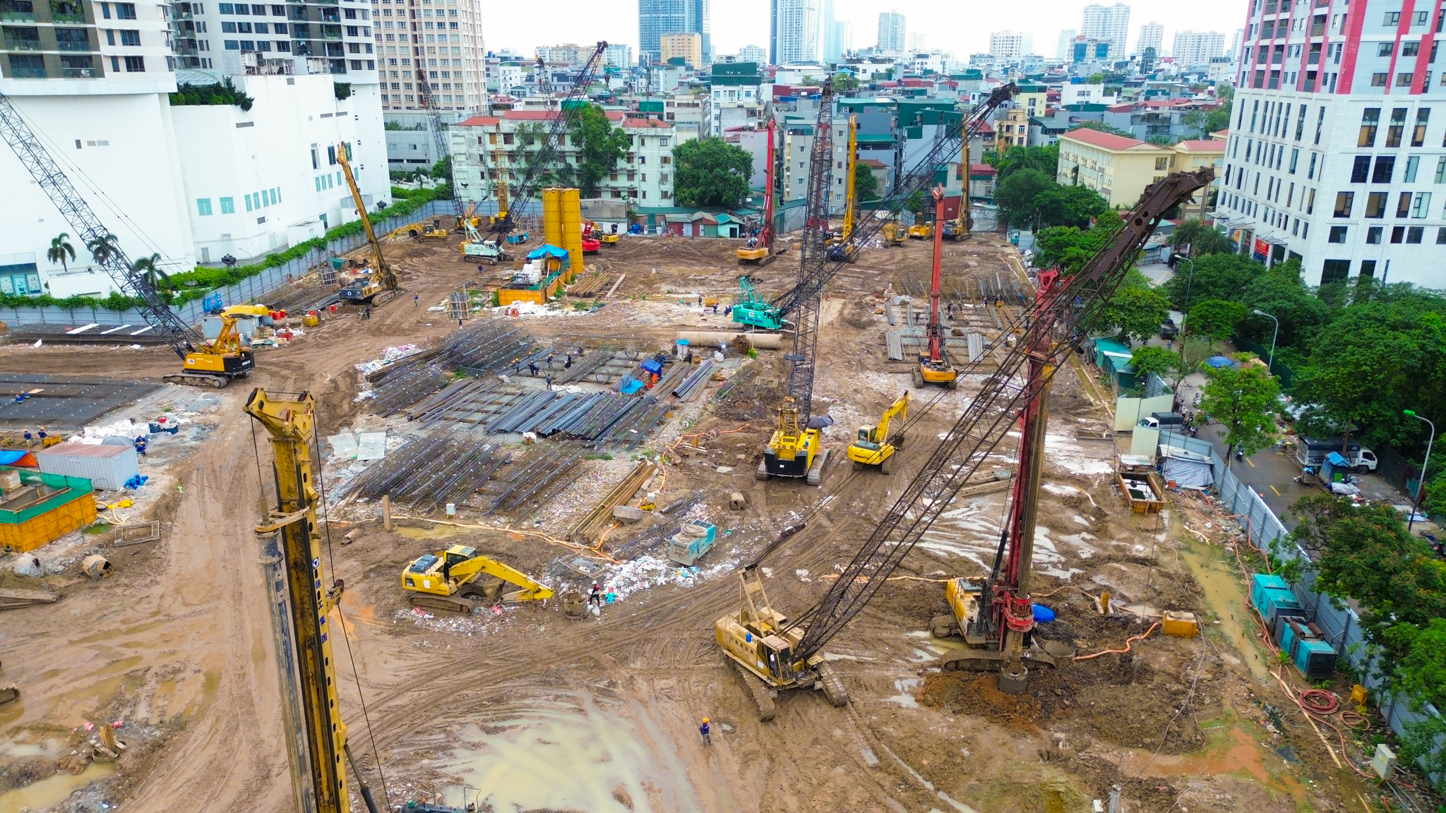 Quá nhanh: Khu đất 3 mặt tiền ở Hà Nội bỏ hoang nhiều năm lập tức thành đại công trường khi sang tay Sun Group - Ảnh 3