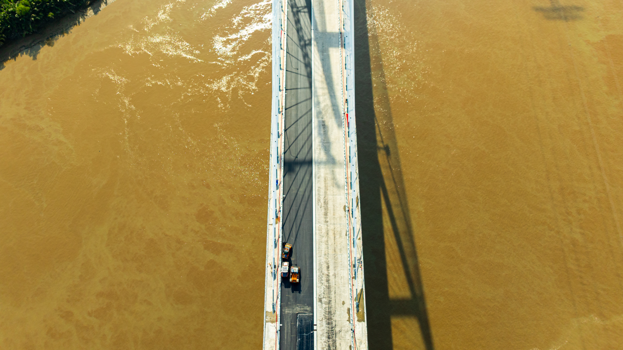 Ngắm cầu dây văng cao nhất Việt Nam sắp thông xe, siêu dự án 9 tỷ USD của tỷ phú Phạm Nhật Vượng được hưởng lợi - Ảnh 3