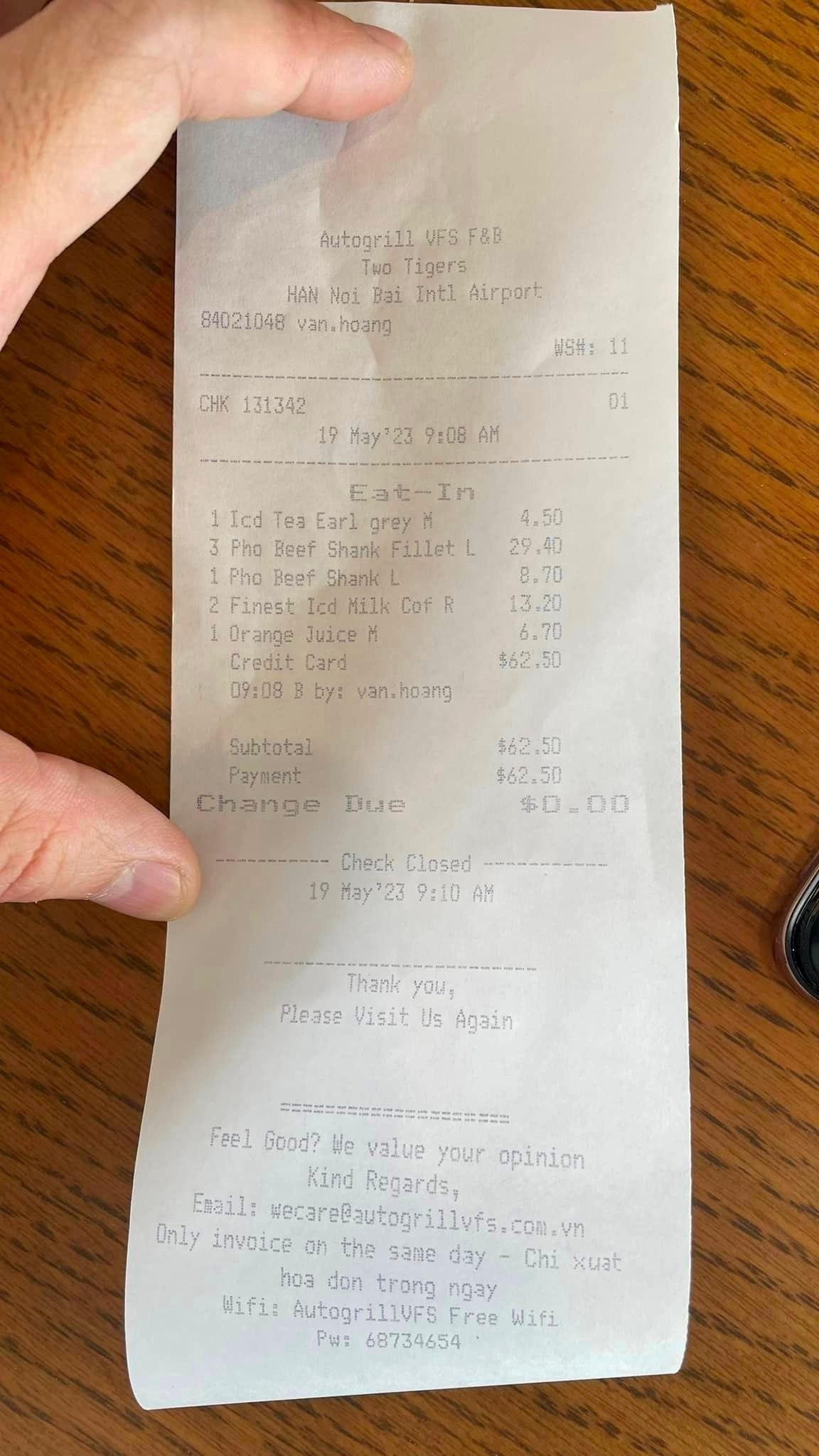 Ai đứng sau chuỗi cửa hàng bán chiếc bánh mỳ 208.000 đồng có thịt heo nhập khẩu từ Brazil? - Ảnh 1