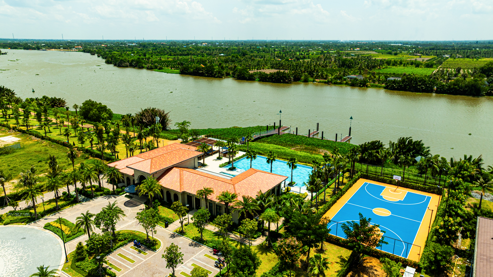 Toàn cảnh đại đô thị lớn nhất của Nam Long: 3 mặt giáp sông, tiện ích đầy đủ nhưng vắng người ở - Ảnh 9