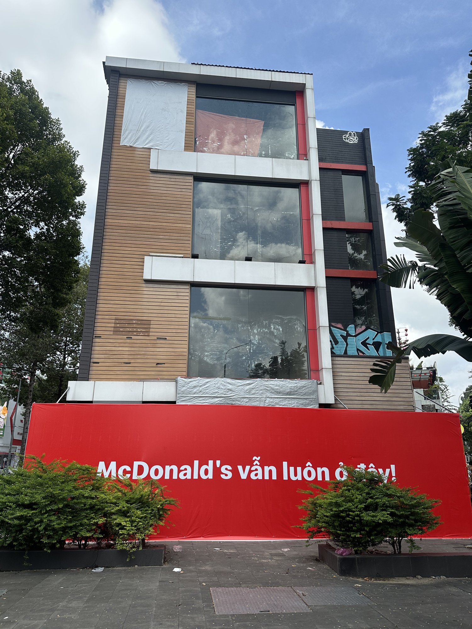 Màn "quay xe" gây ngỡ ngàng của McDonald’s - Ảnh 4