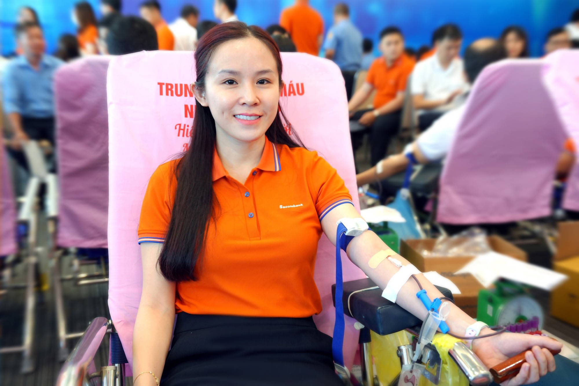 Sacombank tiếp nối hành trình "Chia sẻ từ trái tim" 2025 - Ảnh 4