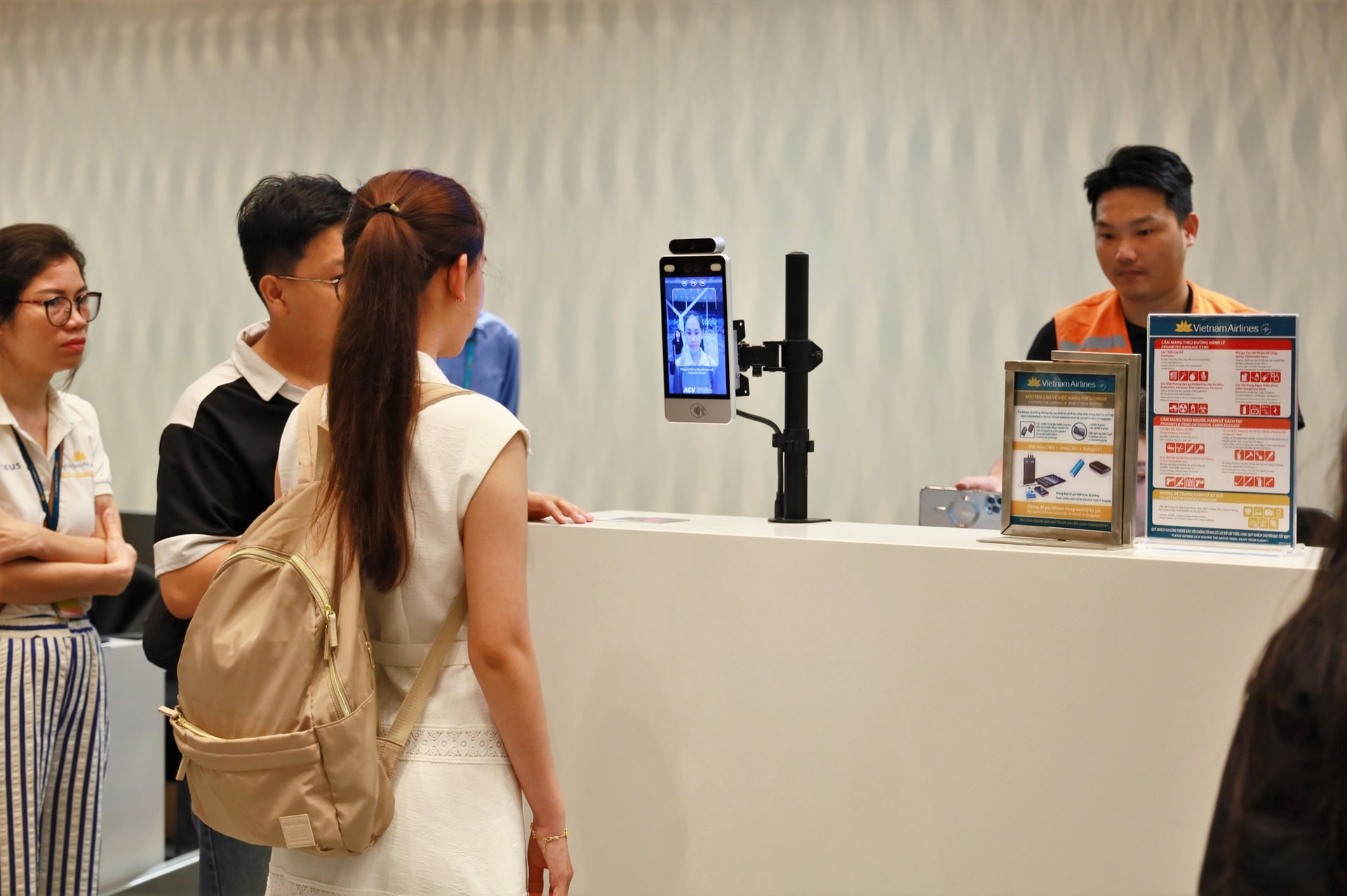 Hành khách bay Vietnam Airlines phải biết: Cách check in online cực nhanh trên ứng dụng VNeID - Ảnh 7
