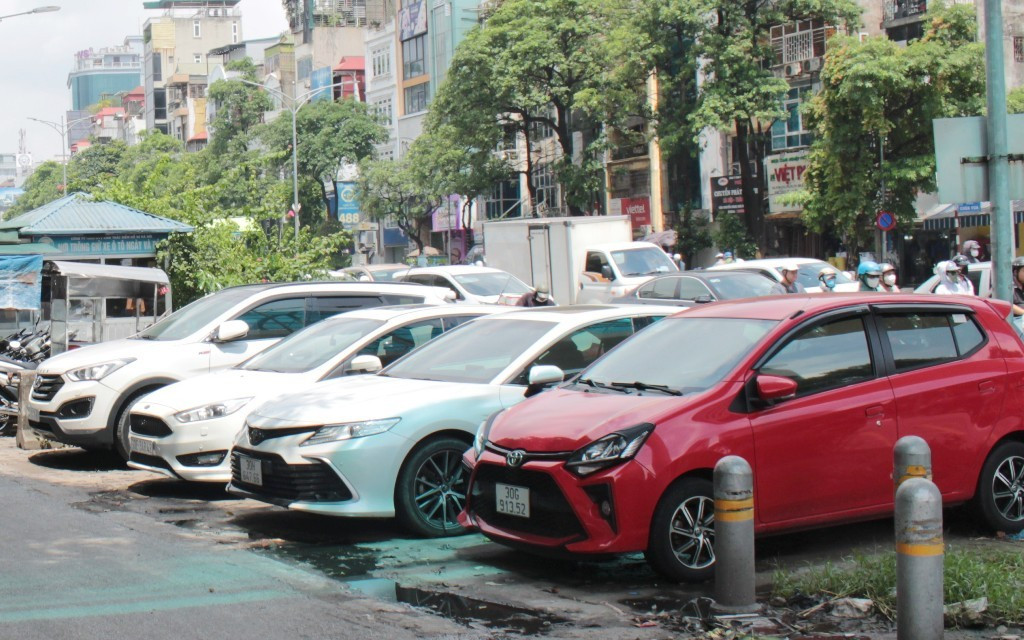 Hà Nội: 4 vị trí khu vực cấm xe máy xăng dự kiến làm bãi đỗ, trạm sạc xe điện - Ảnh 5