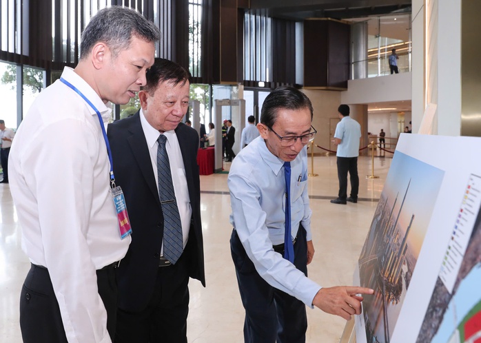 Thủ tướng Phạm Minh Chính dự hội nghị triển khai Nghị quyết về Trung tâm Tài chính quốc tế - Ảnh 4