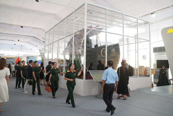 Chiêm ngưỡng 'trái tim' Airbus A350 của Vietnam Airlines tại Triển lãm A80 - Ảnh 5