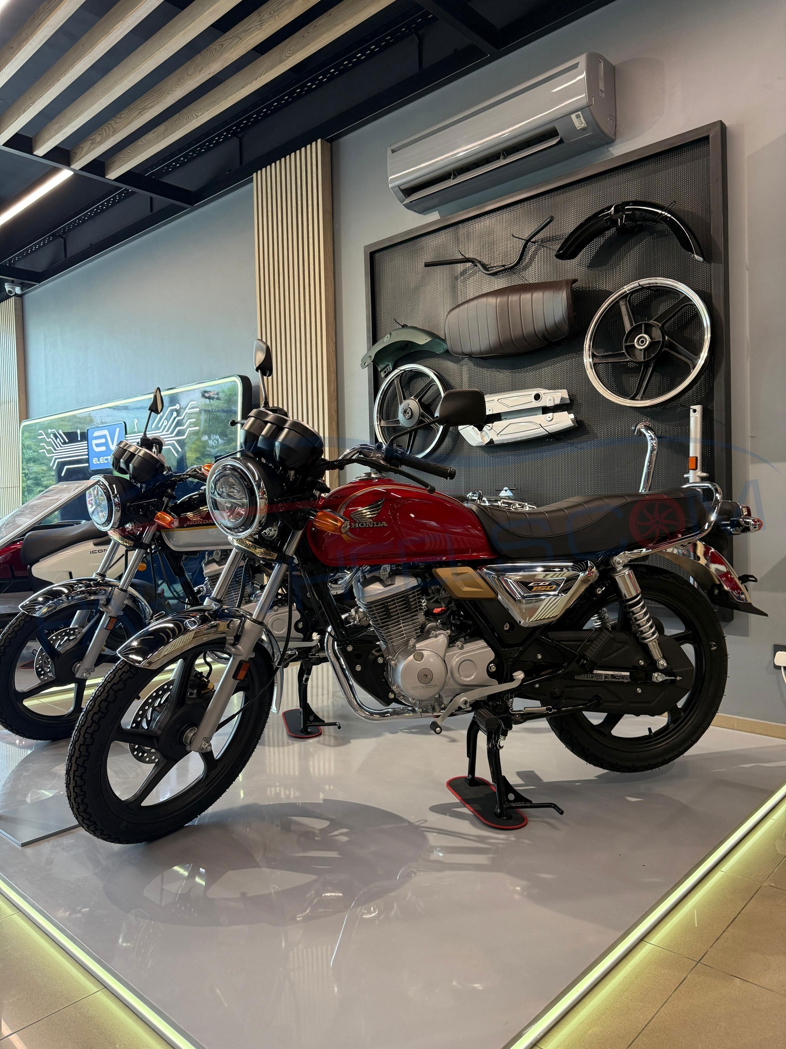 Đại lý báo sắp mang về Việt Nam mẫu xe Honda mới: Đẹp lạ, đầy bình đi hơn 400km, giá quy đổi hơn 40 triệu - Ảnh 3