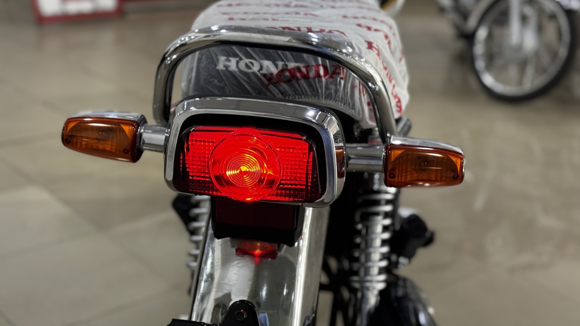 Đại lý báo sắp mang về Việt Nam mẫu xe Honda mới: Đẹp lạ, đầy bình đi hơn 400km, giá quy đổi hơn 40 triệu - Ảnh 5