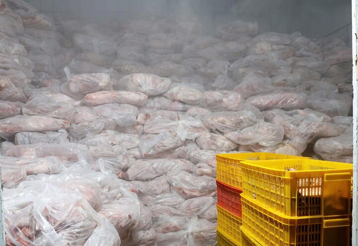 Cận cảnh kho thịt đông lạnh bốc mùi được 'phù phép' thành đặc sản trâu gác bếp - Ảnh 6