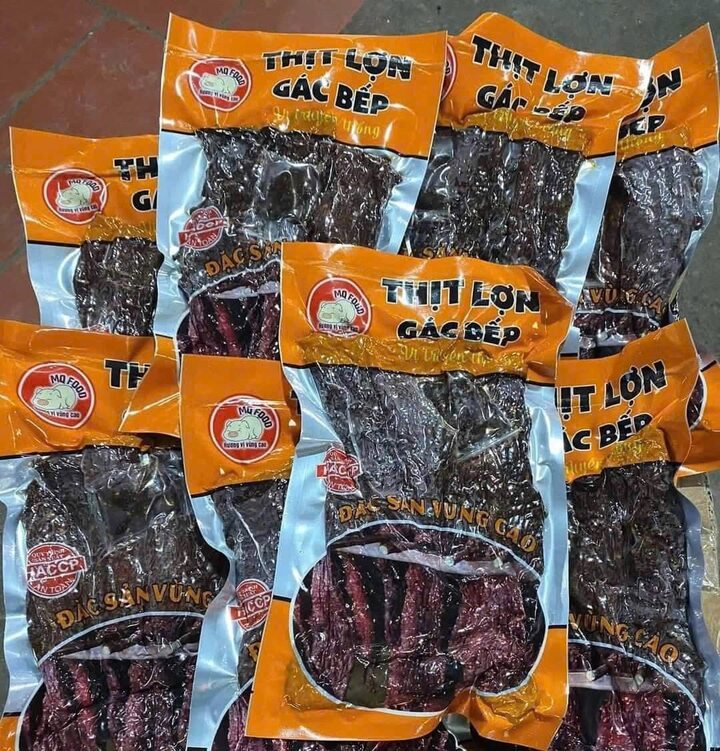 Cận cảnh kho thịt đông lạnh bốc mùi được 'phù phép' thành đặc sản trâu gác bếp - Ảnh 10