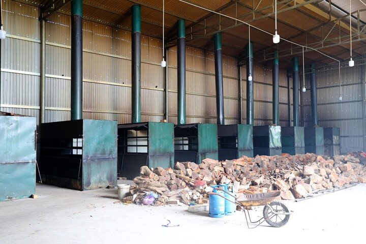 Cận cảnh kho thịt đông lạnh bốc mùi được 'phù phép' thành đặc sản trâu gác bếp - Ảnh 4