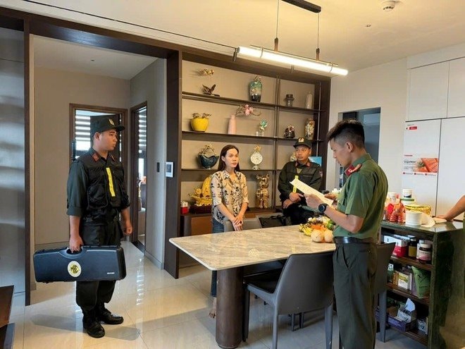 Triệt phá đường dây lừa đảo tiền ảo xuyên quốc gia, quy mô hàng tỷ USD, 20 bị can sa lưới - Ảnh 2