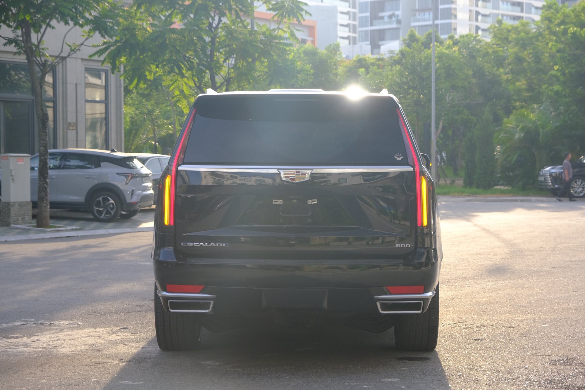 Xe Mỹ cực hiếm ở Việt Nam vừa rao bán: Chung động cơ VinFast President, đồng hồ hé lộ mức ăn xăng khủng - Ảnh 3