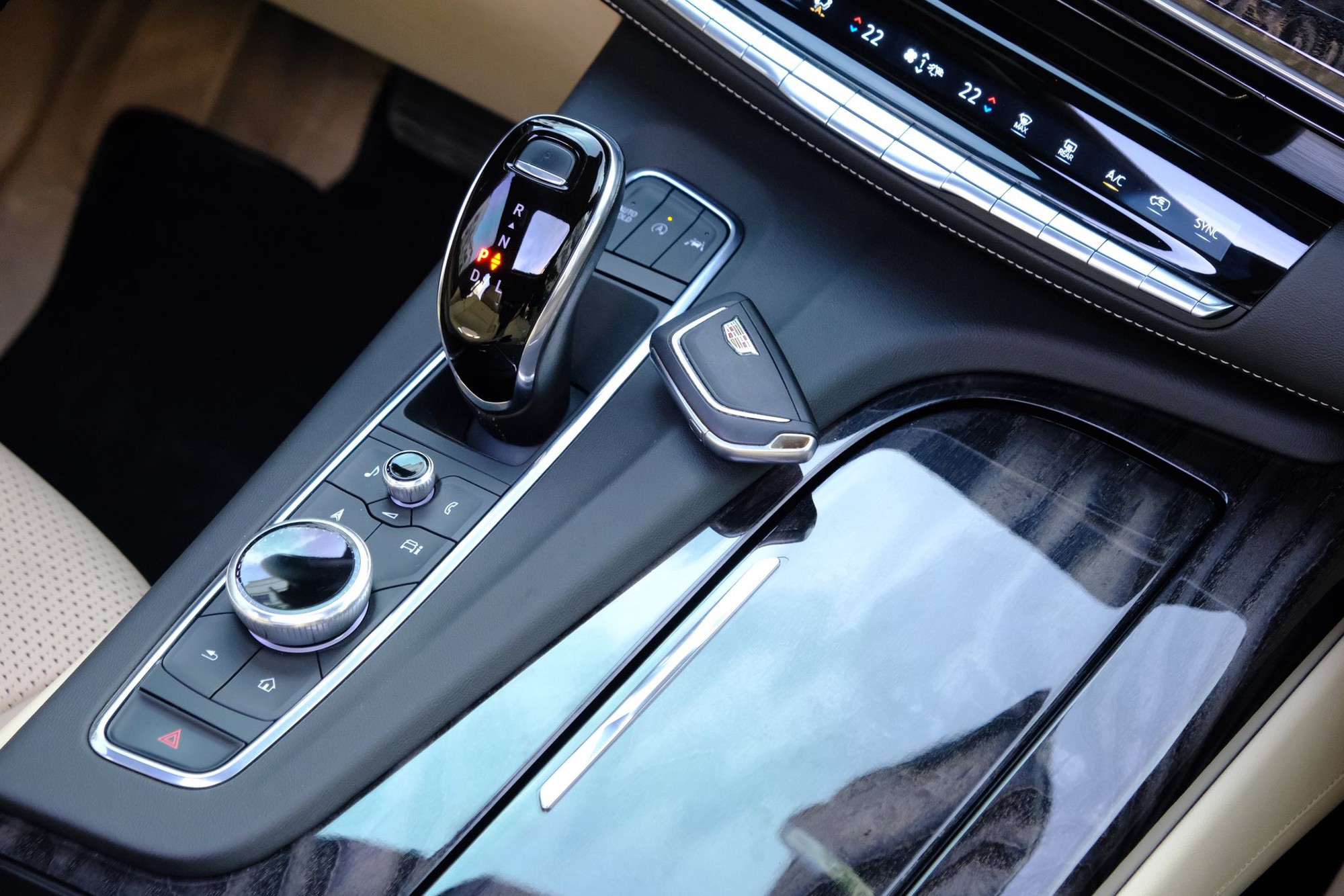 Xe Mỹ cực hiếm ở Việt Nam vừa rao bán: Chung động cơ VinFast President, đồng hồ hé lộ mức ăn xăng khủng - Ảnh 11