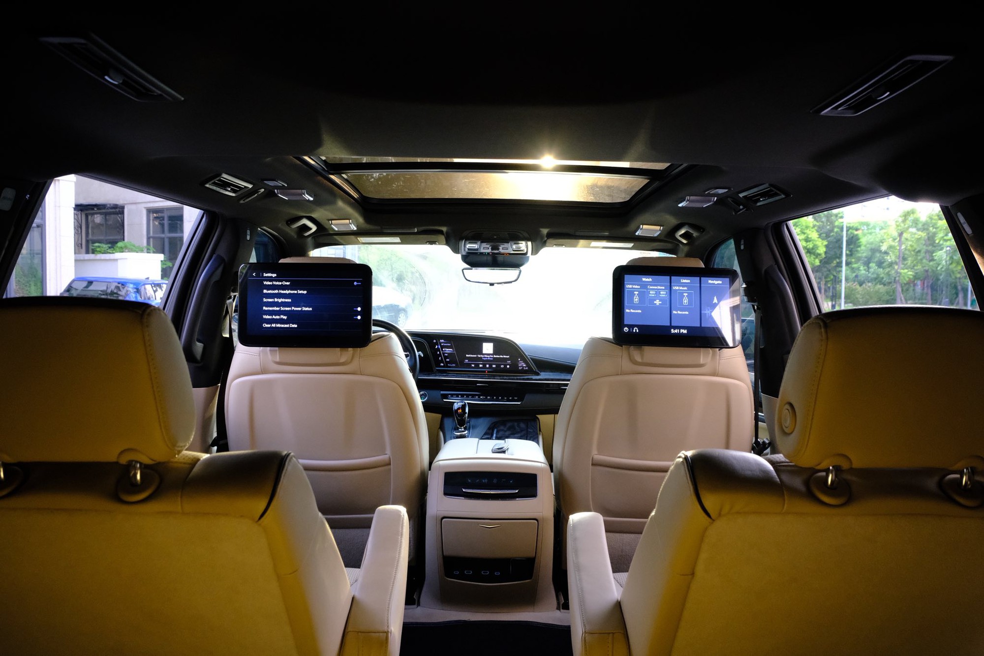 Xe Mỹ cực hiếm ở Việt Nam vừa rao bán: Chung động cơ VinFast President, đồng hồ hé lộ mức ăn xăng khủng - Ảnh 9