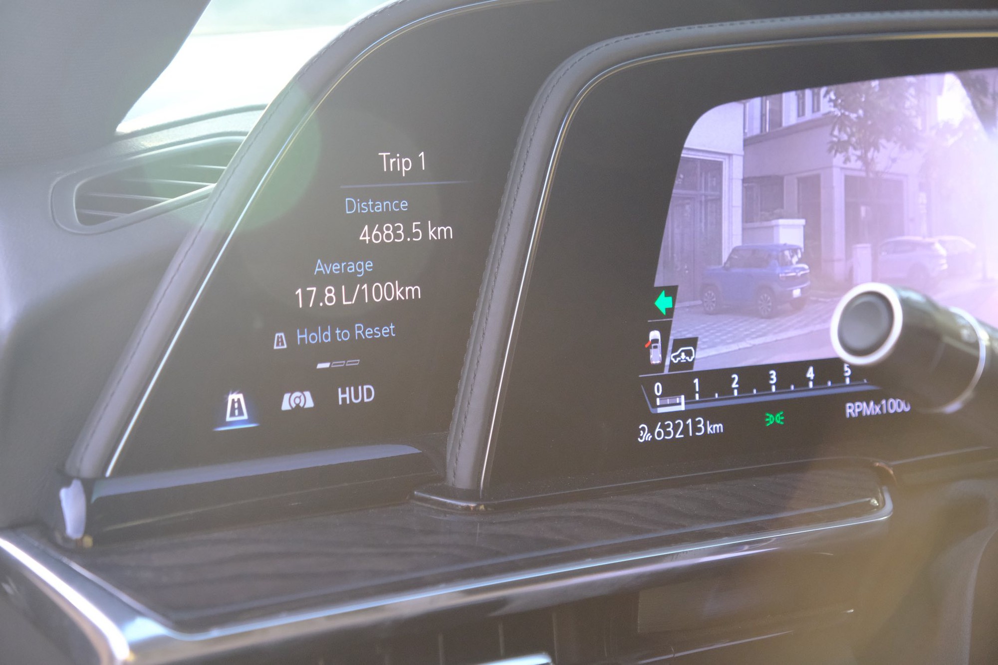 Xe Mỹ cực hiếm ở Việt Nam vừa rao bán: Chung động cơ VinFast President, đồng hồ hé lộ mức ăn xăng khủng - Ảnh 16