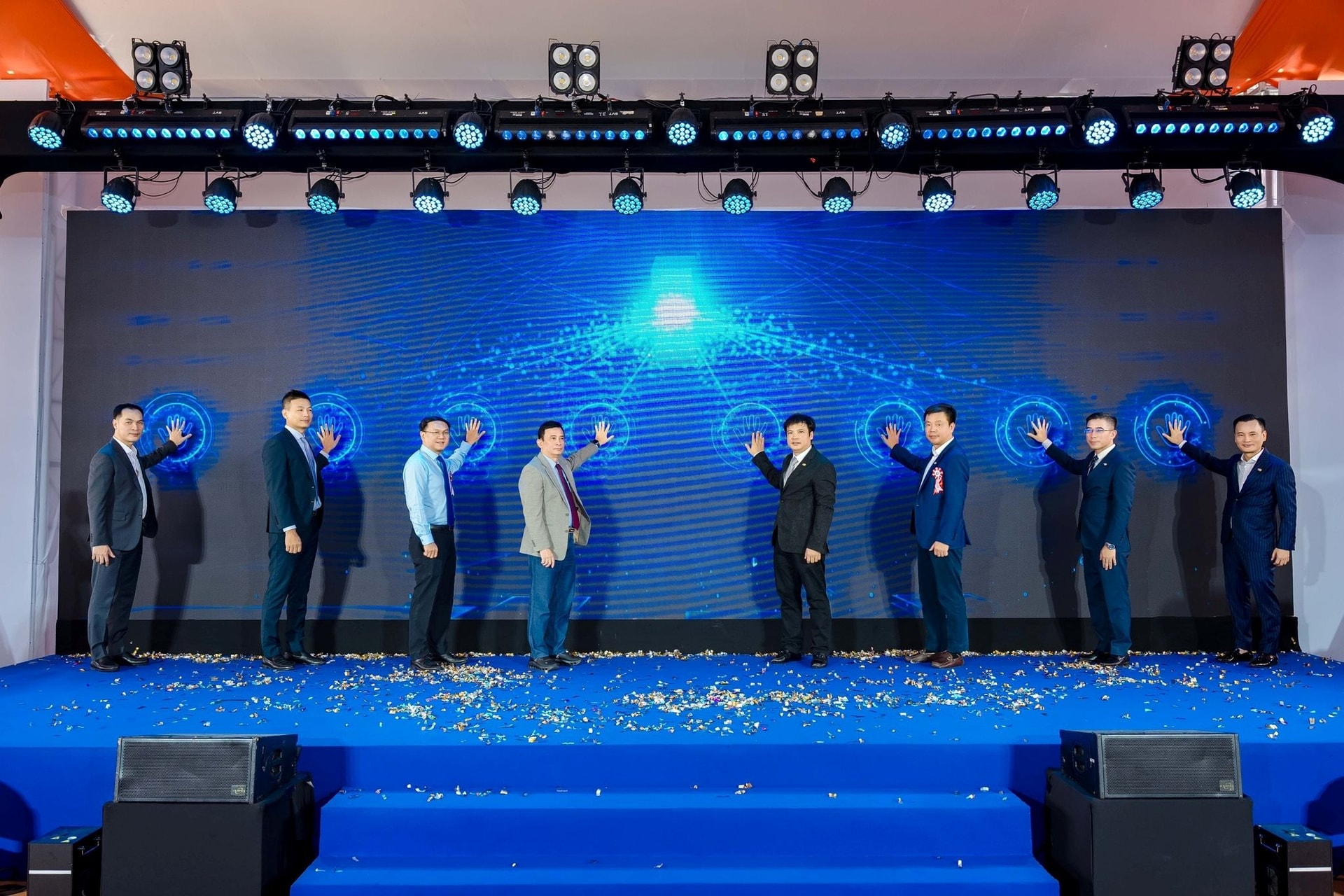 FPT khánh thành trung tâm dữ liệu có lượng tủ lớn nhất Việt Nam, tổng diện tích 10.000m² - Ảnh 1