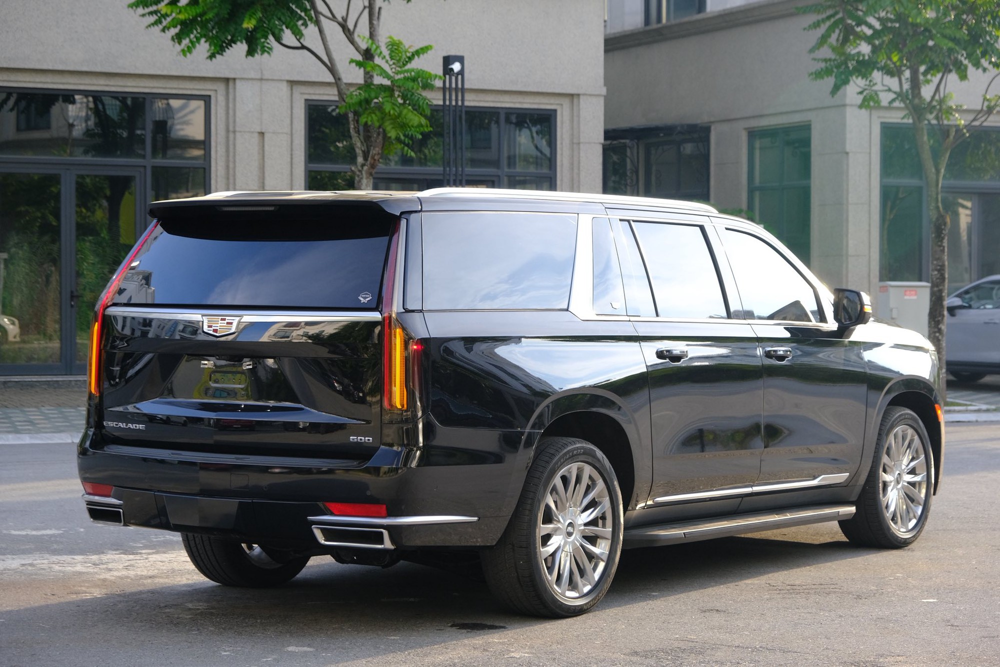 Xe Mỹ cực hiếm ở Việt Nam vừa rao bán: Chung động cơ VinFast President, đồng hồ hé lộ mức ăn xăng khủng - Ảnh 5