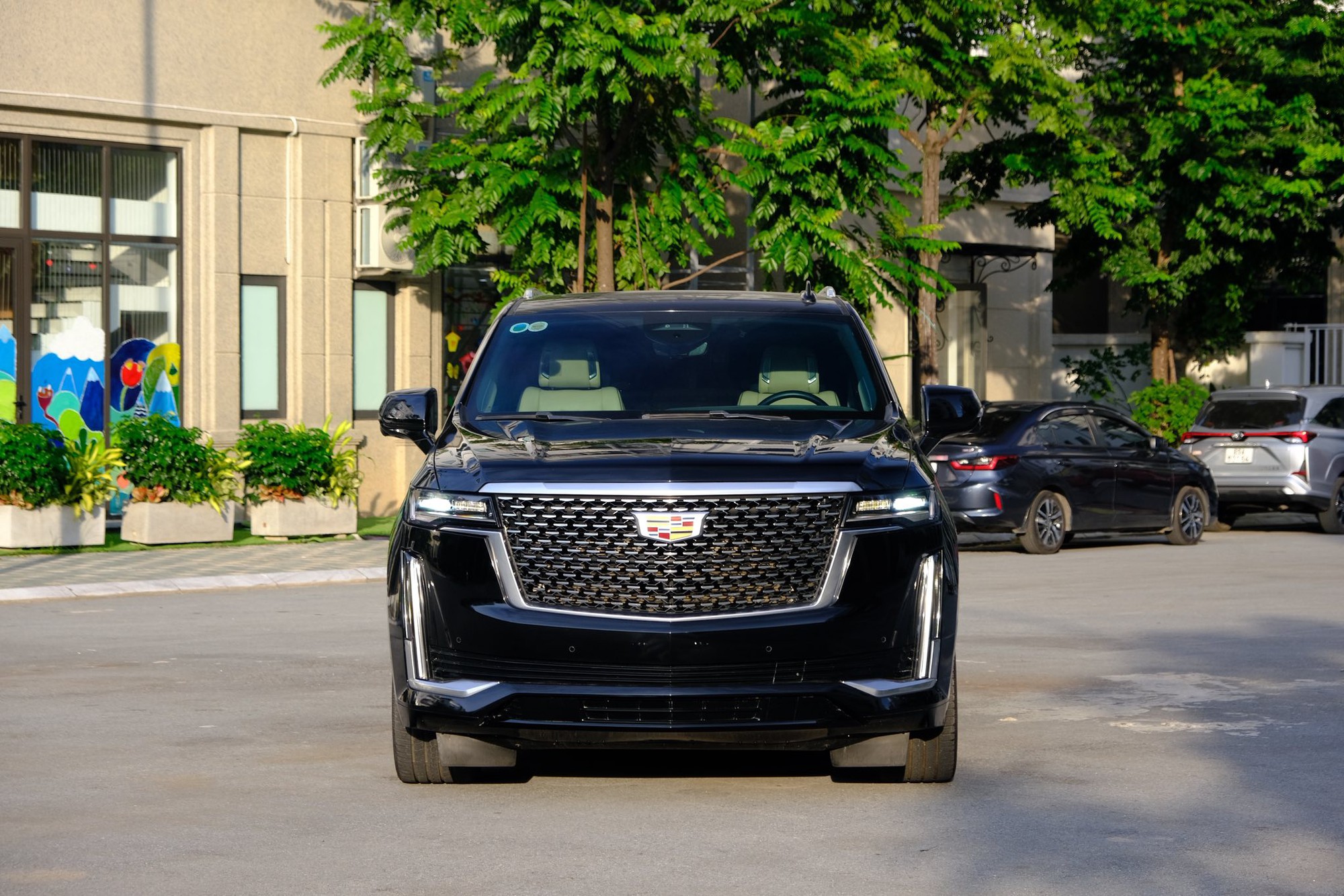 Xe Mỹ cực hiếm ở Việt Nam vừa rao bán: Chung động cơ VinFast President, đồng hồ hé lộ mức ăn xăng khủng - Ảnh 2