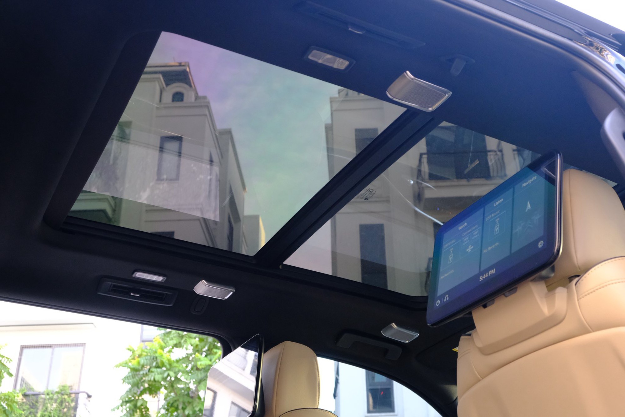 Xe Mỹ cực hiếm ở Việt Nam vừa rao bán: Chung động cơ VinFast President, đồng hồ hé lộ mức ăn xăng khủng - Ảnh 15