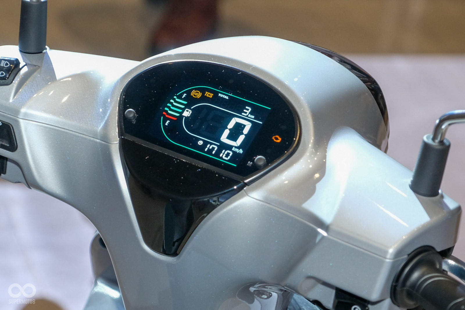 'Vua xe ga' ăn xăng 1,6 lít/100 km được đăng ký tại Việt Nam: ngoại hình đẹp tựa Vespa, trang bị vượt mặt Honda SH160i - Ảnh 5