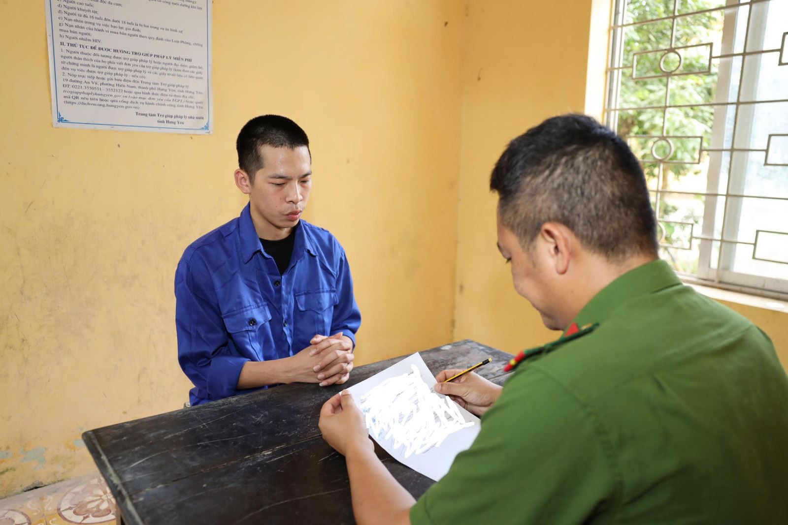 Dùng nhẫn kim cương mỹ ký, mô hình khóa siêu xe... để lừa đầu tư tiền ảo hơn 2.600 tỉ đồng - Ảnh 2