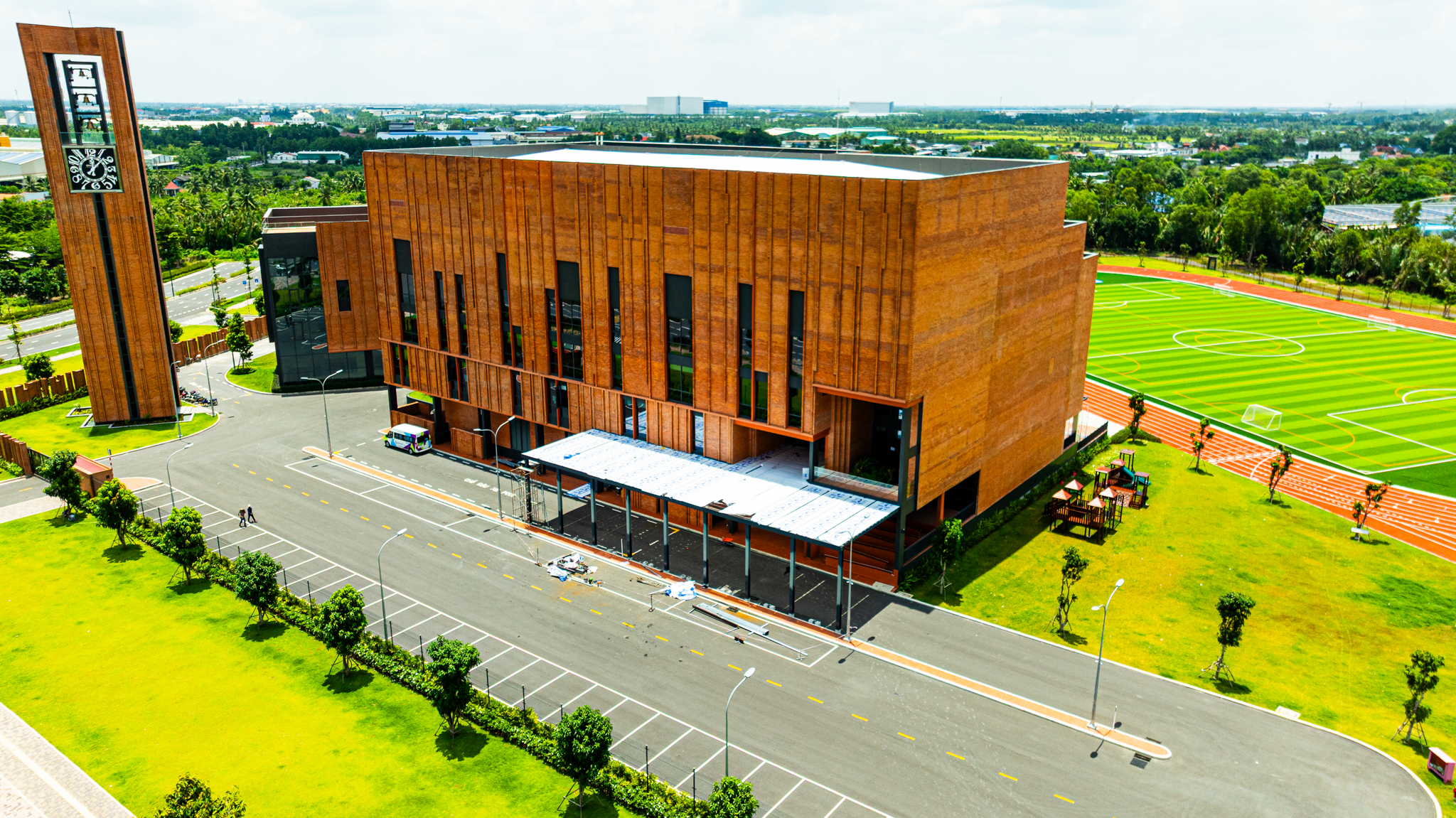 Toàn cảnh đại đô thị lớn nhất của Nam Long: 3 mặt giáp sông, tiện ích đầy đủ nhưng vắng người ở - Ảnh 11