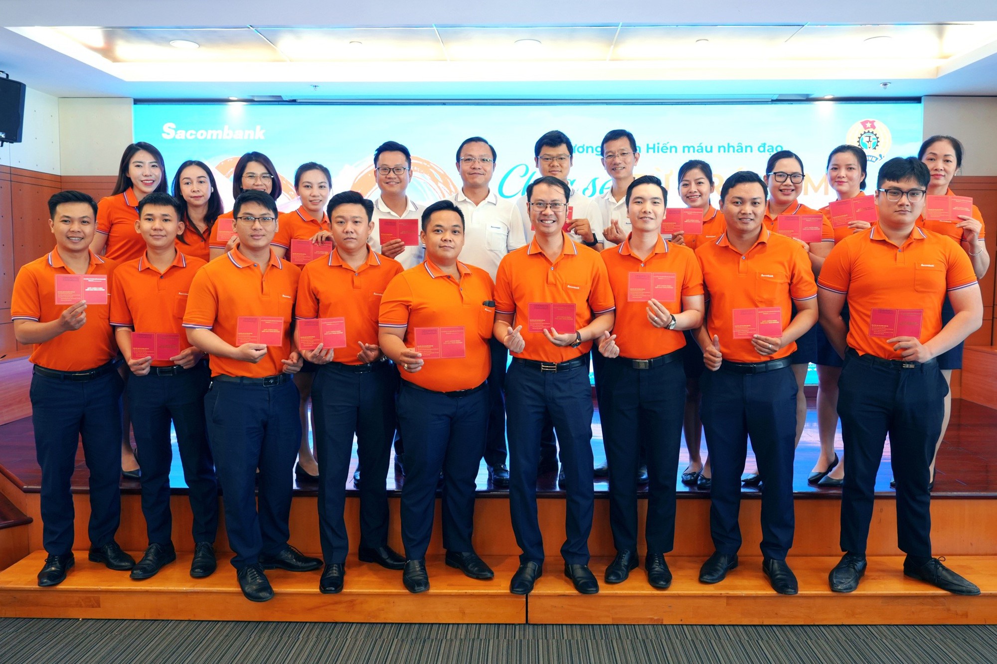 Sacombank tiếp nối hành trình "Chia sẻ từ trái tim" 2025 - Ảnh 6