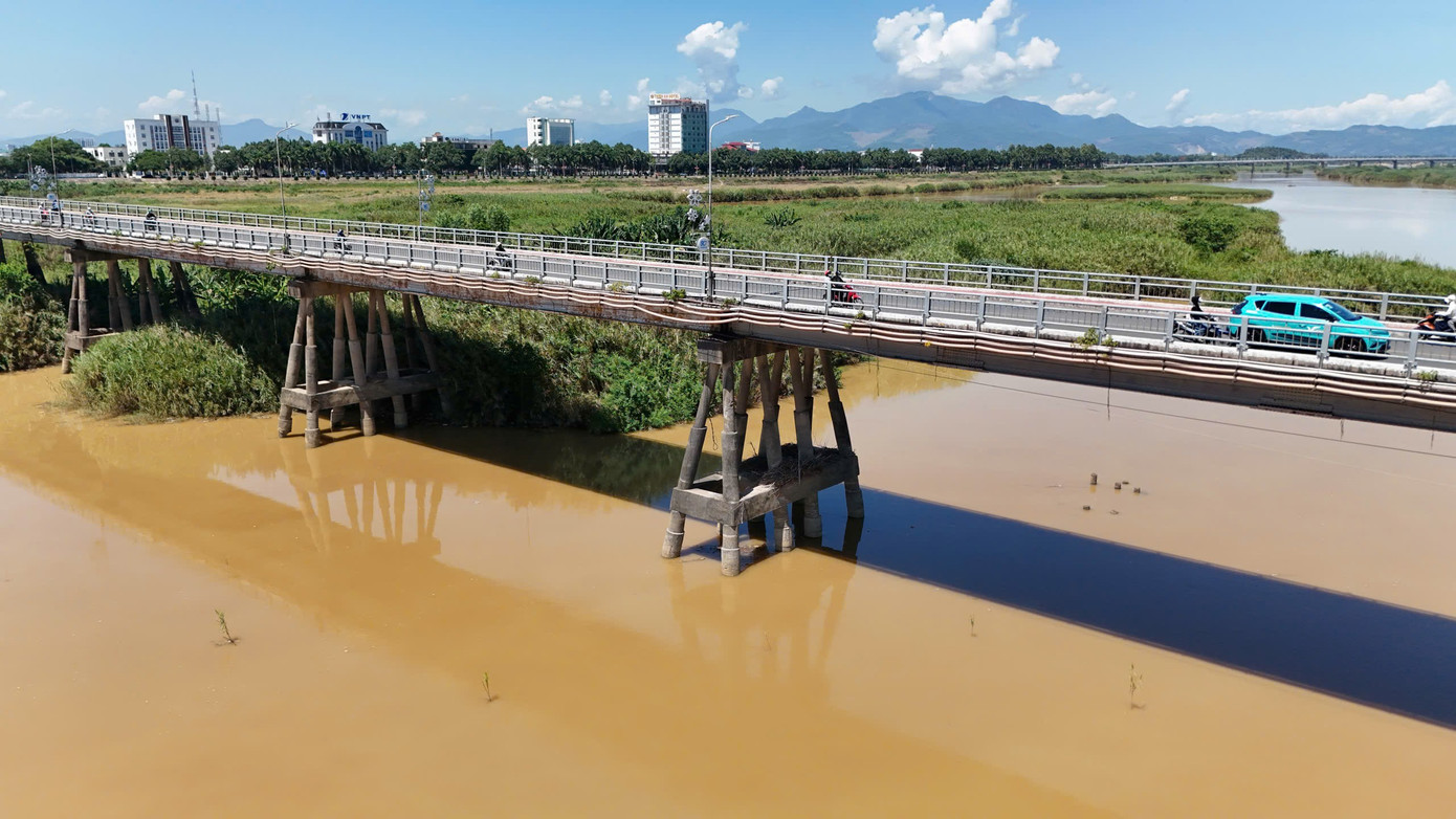 Cận cảnh cầu Trà Khúc 1 - biểu tượng 60 năm trước ngày được xây mới - Ảnh 5