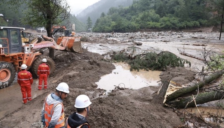 Lũ quét, sạt lở đất ở Trung Quốc, 13 thiệt mạng và 30 người mất tích - Ảnh 1