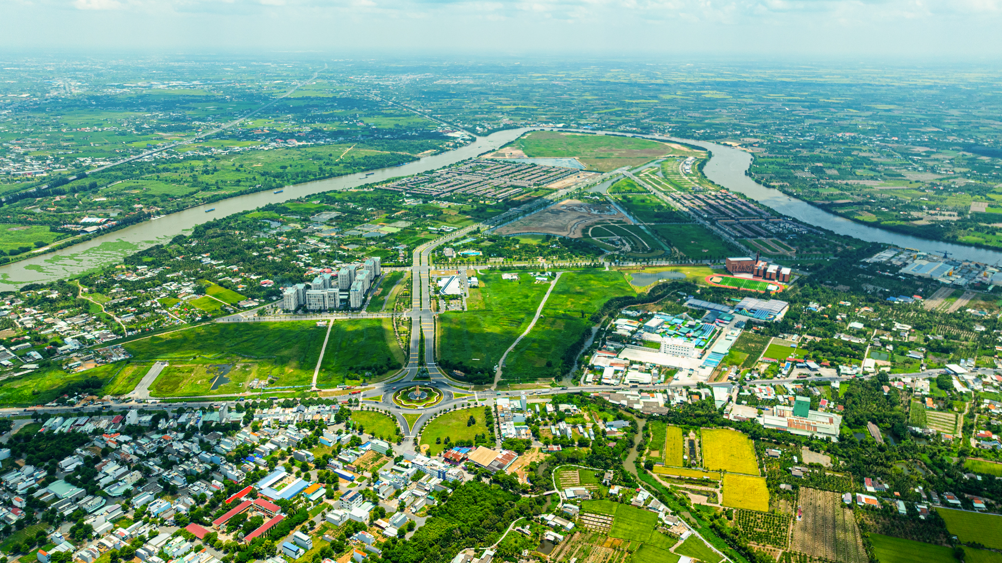 Toàn cảnh đại đô thị lớn nhất của Nam Long: 3 mặt giáp sông, tiện ích đầy đủ nhưng vắng người ở - Ảnh 12