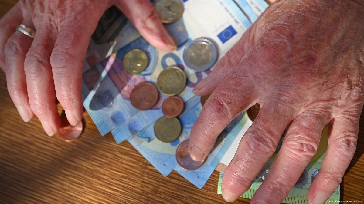 Chưa từng có: Sợ vỡ quỹ lương hưu, nền kinh tế số 1 Châu Âu phát 1,5 tỷ Euro cho trẻ em chơi chứng khoán - Ảnh 4