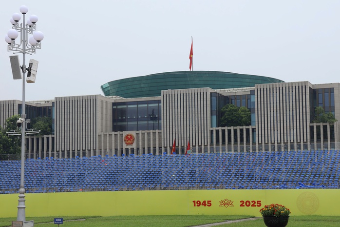 Cận cảnh khán đài 30.000 chỗ ngồi tại Quảng trường Ba Đình phục vụ đại lễ Quốc khánh 2-9 - Ảnh 2