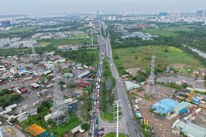 Mở toang các cửa ngõ bằng loạt dự án ngàn tỉ đồng - Ảnh 1